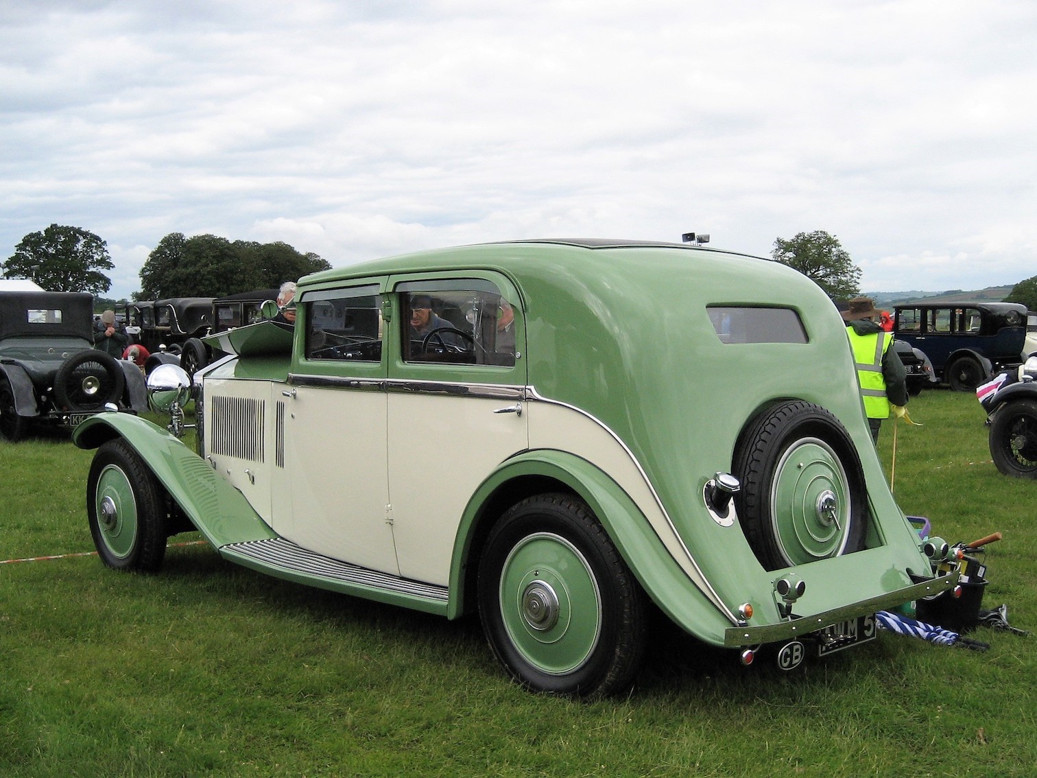 Three Best Of British Head To Buxton Pavilion Gardens Auction